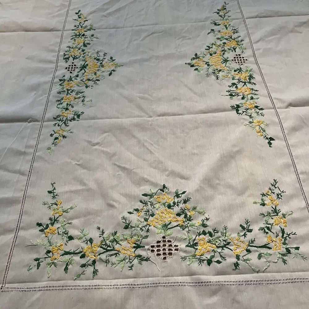 Cream Tablecloth Yellow Floral Embroidery 58